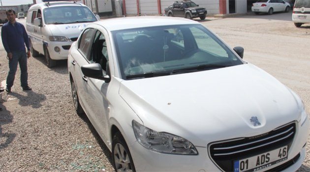 Otomobilin camını kırıp 40 bin lira çaldılar