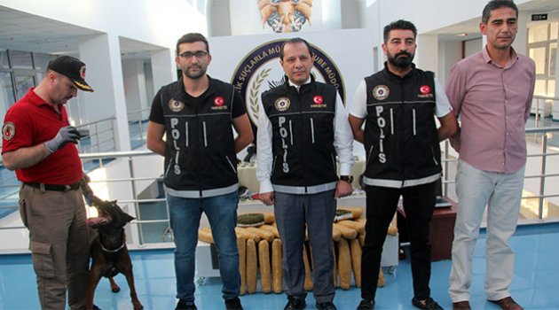 Otomobilin tamponundan  18 kilo esrar çıktı