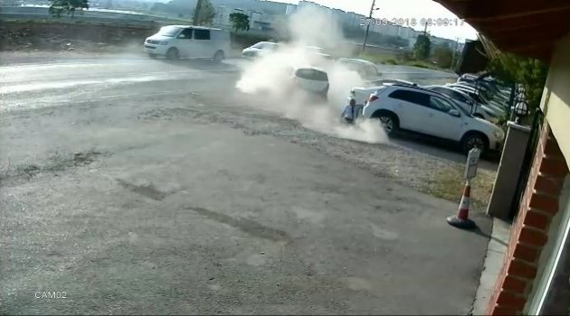 Otomobiller çarpıştı zincirleme kaza yaşandı
