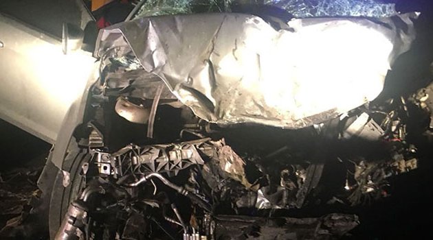 Otomobiller kafa kafaya çarpıştı! 2 ölü 2 yaralı