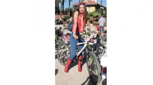 Otomobilsiz Kentler Günü’nde "Süslü Kadınlar Yollarda"
