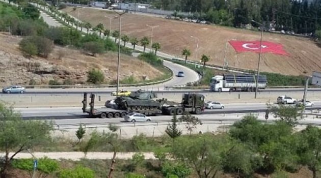 Otoyolda tank sevkiyatı