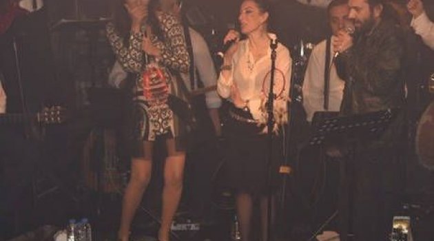 Öykü'nün konserinde sürpriz misafir