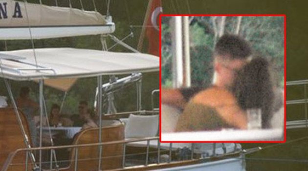 Özcan Deniz 23 yaşındaki sevgilisi Buse Narcı ile tatile çıktı