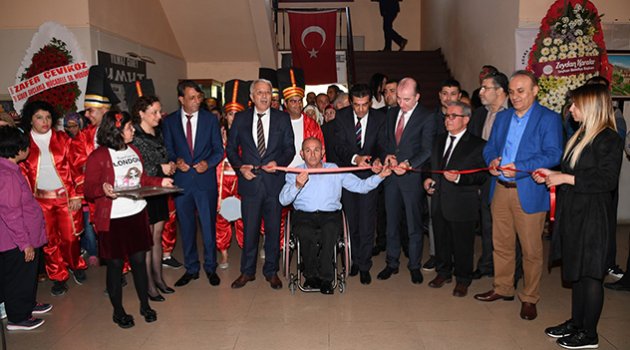 Özel gençlerden özel sergi
