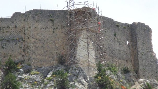 Feke kalesi ve kara kilise restorasyonu tamamlanıyor