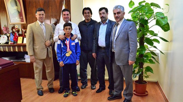 Özel Sporcu Zafer Çelik Türkiye Birincisi Oldu