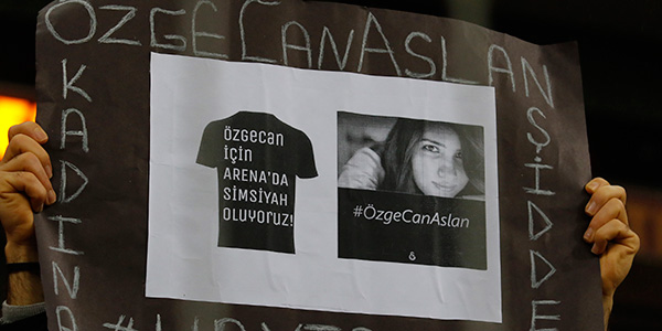 Özgecan için 20. dakikada protesto!