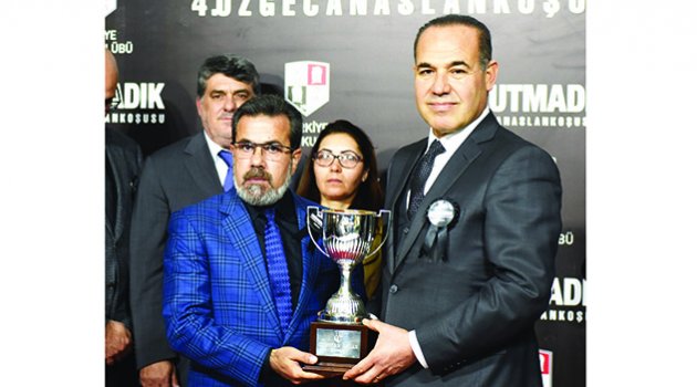 Özgecan’ın Kupasına Padrıno uzandı