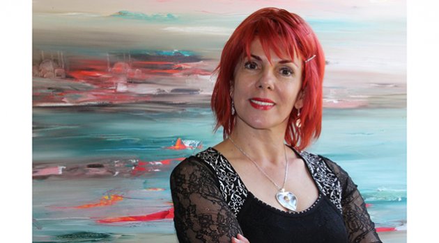 Özgüz, resimlerini sergileyecek