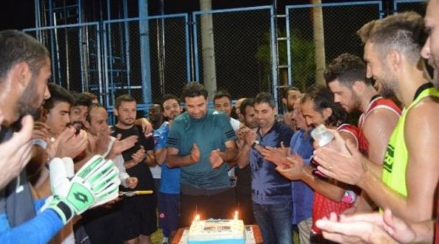 Özköylü’ye Doğum Günü sürprizi