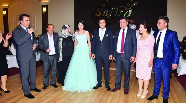 Öztürk ve Acar Aileleri'nin mutlu günü