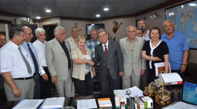 Özülkü’den emeklilere destek