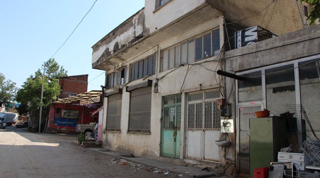 Park kavgasında karı koca bıçaklandı