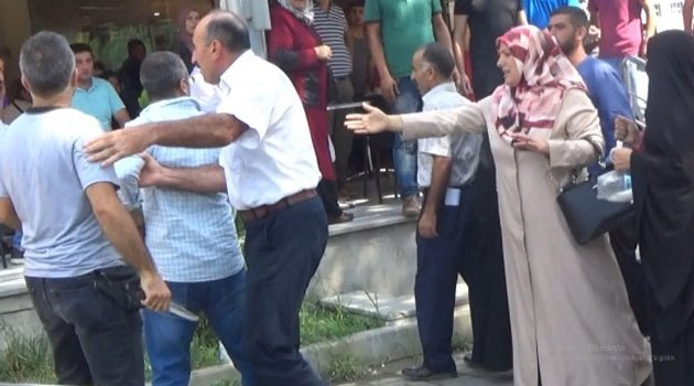 Park parası yüzünden bıçakla kovaladılar