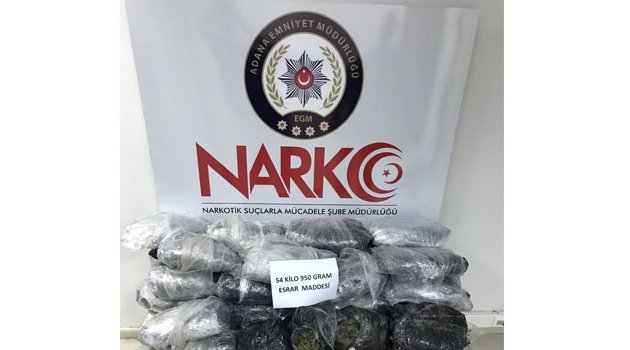 Pikap üzerindeki traktör lastiğinden uyuşturucu çıktı