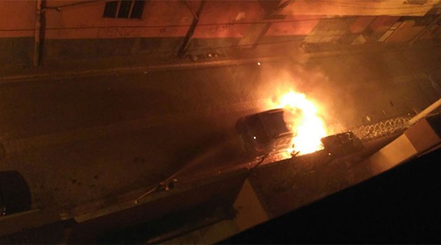 PKK yandaşları Adana’da 8 araç kundakladı