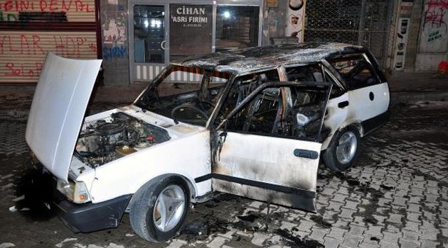 PKK yandaşları, uzman çavuşu tartaklayıp aracını ateşe verdi