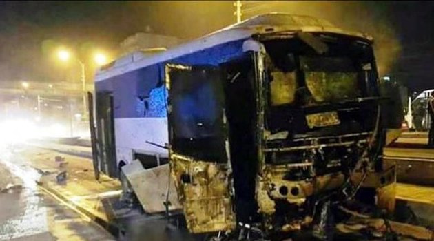 PKK'lılar çevik kuvvet midibüsüne roketatarla saldırdı