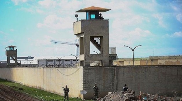 PKK'lıların paspas sapı ile firarı
