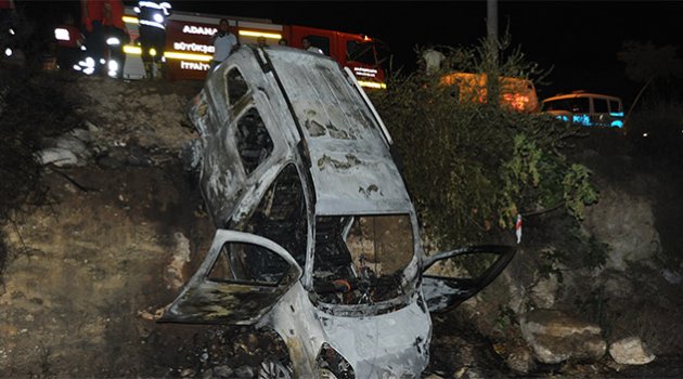 Plakasız araç alev topuna döndü