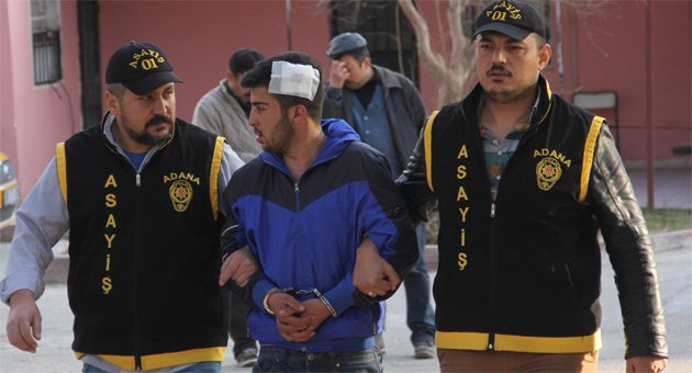 Polis gaspçıyı kavgada yakaladı