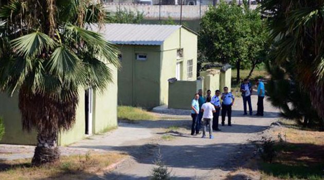 Polis, görev yerinde intihar etti