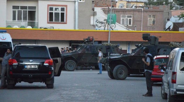 Polis ile teröristler çatıştı: 3 şehit, 2 yaralı