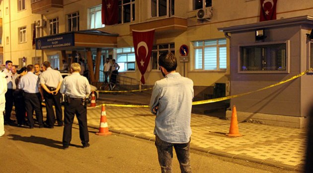 Polis memuru nöbet kulübesinde intihar etti