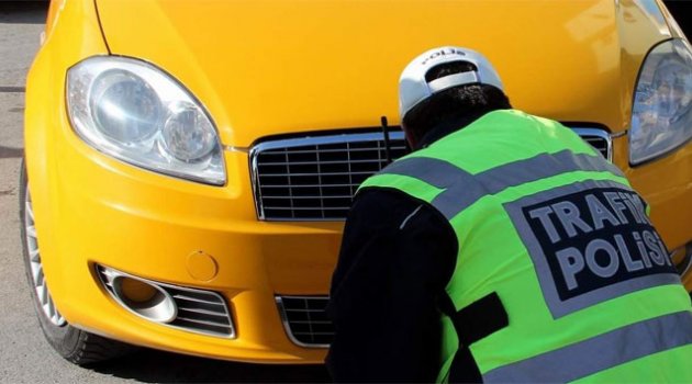 Polis mühürsüz yüzlerce plakaya el koydu