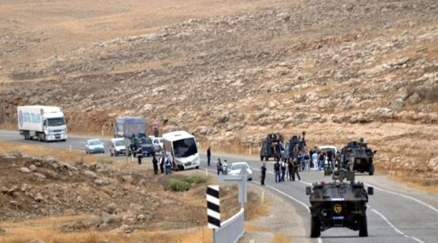 Polis servisine saldırı