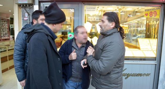 Polis yanlış kişiyi yakalayınca, dolandırıcılar kaçtı