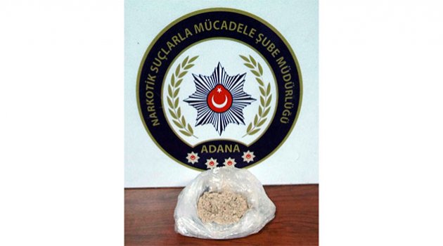 Polise çarptı kaçmaya çalıştı