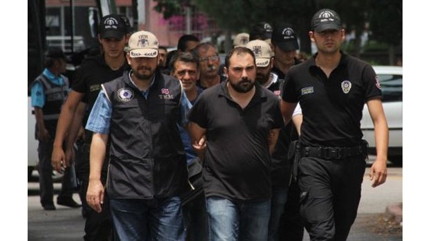 Polise Taş Atanlara Ceza Yağdı
