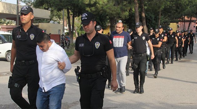 Polise yakalanmamak için muska yazdırdılar