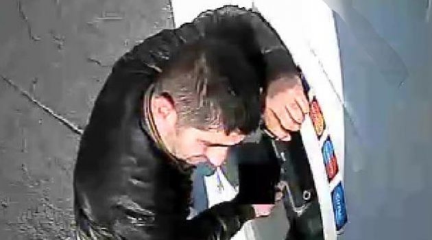 "Polisim" diyerek kadını dolandırıp parasını çekti