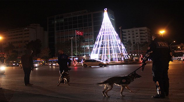 Polisin kutlamalar için önlem aldığı meydana bir kişi bile gelmedi