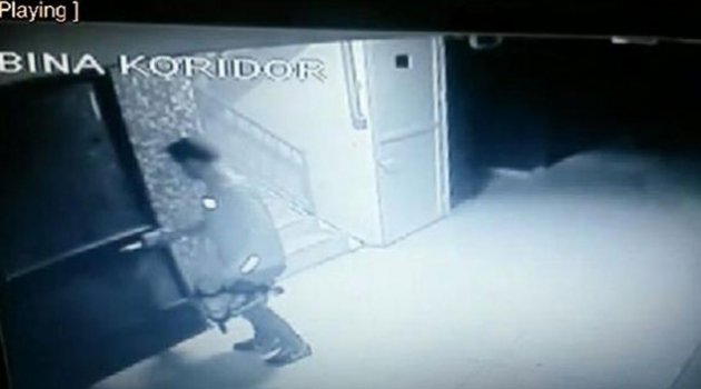 Polislerin evindeki hırsızlık kamerada