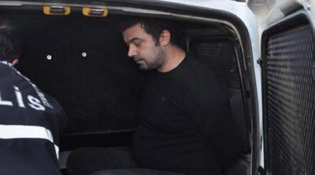 Polislerle gittiği evinde öldürüldü
