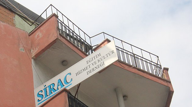 Polisten Hacı Bektaş veli derneği baskınına gözaltı