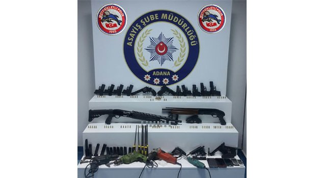 Posta kutusunda silah kaçakçılığı yapanlar yakalandı