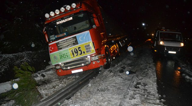 Pozantı Tem Otoyolu’nda Zincirleme Trafik Kazası: 10 Yaralı