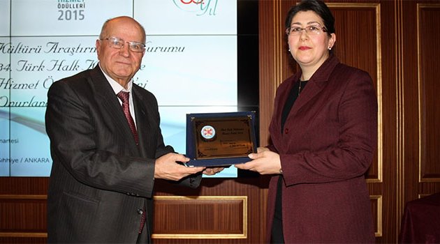 Prof. Dr. H. Dilek Batislam’a “Türk Halk Kültürüne Hizmet Ödülü”