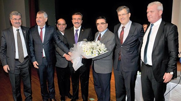 Prof. Dr. Oyan: "Türkiye her an krize düşebilecek kırılgan bir ülke"