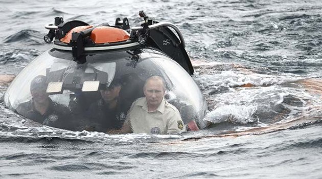 Putin Karadeniz’in dibine denizaltıyla daldı