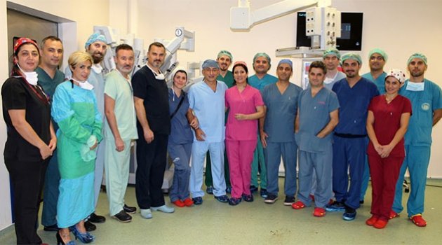 Robotla ameliyat oldu bir haftada ayağa kalktı