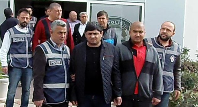 Rus cinayetinin nedeni 'laf atma'