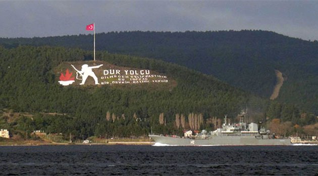 Rus savaş gemisi Çanakkale Boğazı'ndan geçti