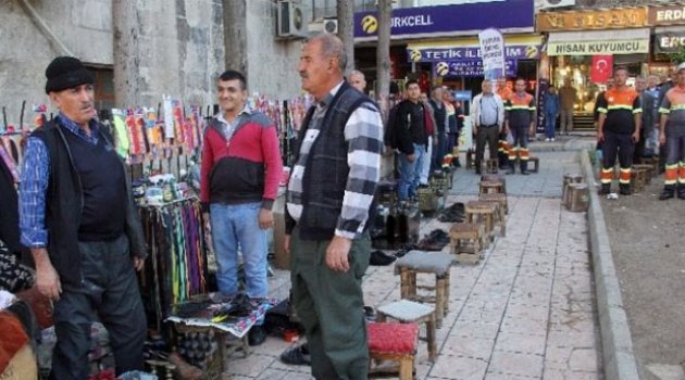Saat 09.05’te Adana’da hayat durdu