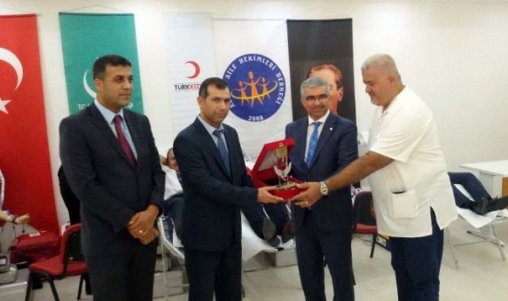Sağlık çalışanlarından kan ve kök hücre bağışı